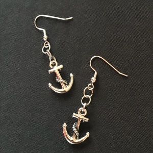 Anchor earrings